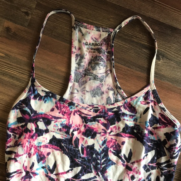 2 tanks - Picture 2 of 4